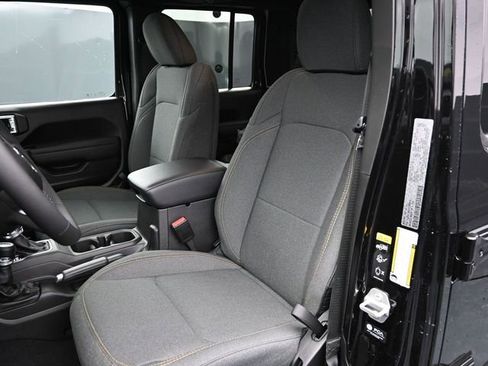 New 2026 Jeep Gladiator Sport AWD/4WD image 17