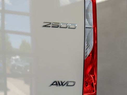 Used 2025 Mercedes-Benz Sprinter 2500 image 23