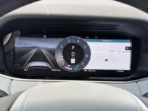 Used 2023 Land Rover Range Rover Evoque R-Dynamic S AWD/4WD image 17