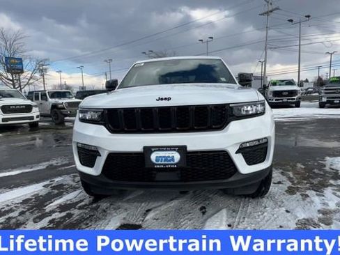 New 2025 Jeep Grand Cherokee Limited w/ Black Appearance Package image 3