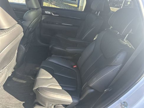 Used 2025 Hyundai Palisade Calligraphy image 24