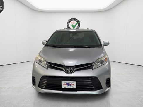 Used 2020 Toyota Sienna LE FWD image 8