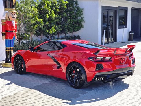 Used 2022 Chevrolet Corvette Stingray Premium Cpe w/ Z51 Performance Package image 3