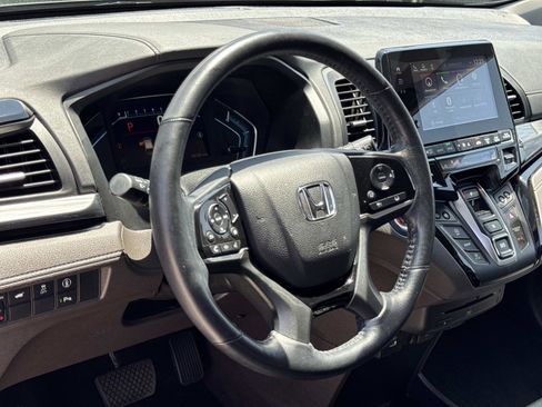 Used 2023 Honda Odyssey Elite image 4