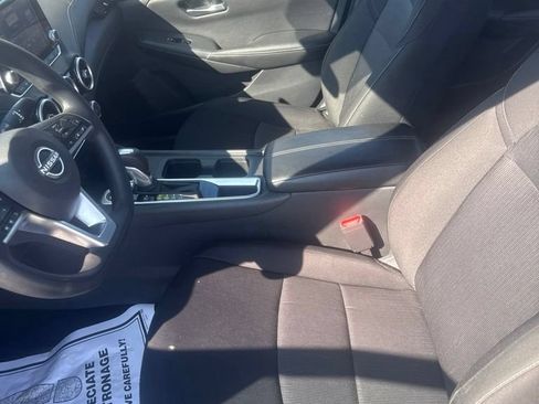 Used 2025 Nissan Sentra SV FWD image 9
