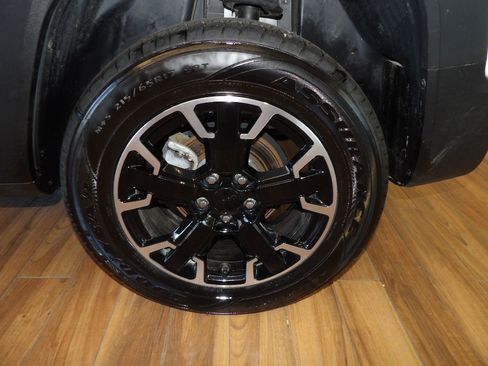 Used 2023 Jeep Renegade Trailhawk AWD/4WD image 9