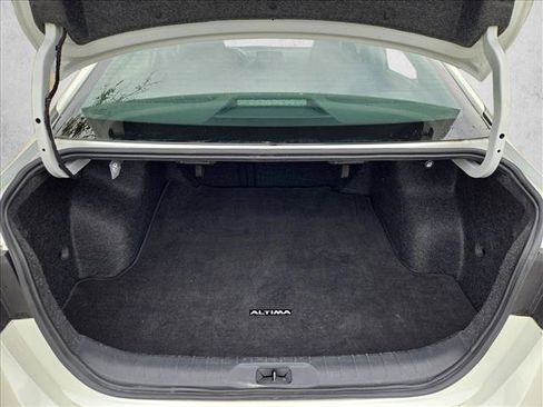Used 2025 Nissan Altima 2.5 SV FWD image 6