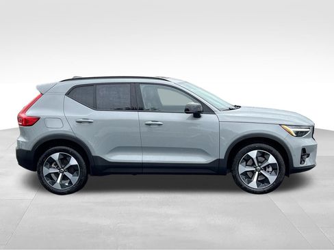 New 2026 Volvo XC40 B5 Plus w/ Protection Package Premier AWD/4WD image 7