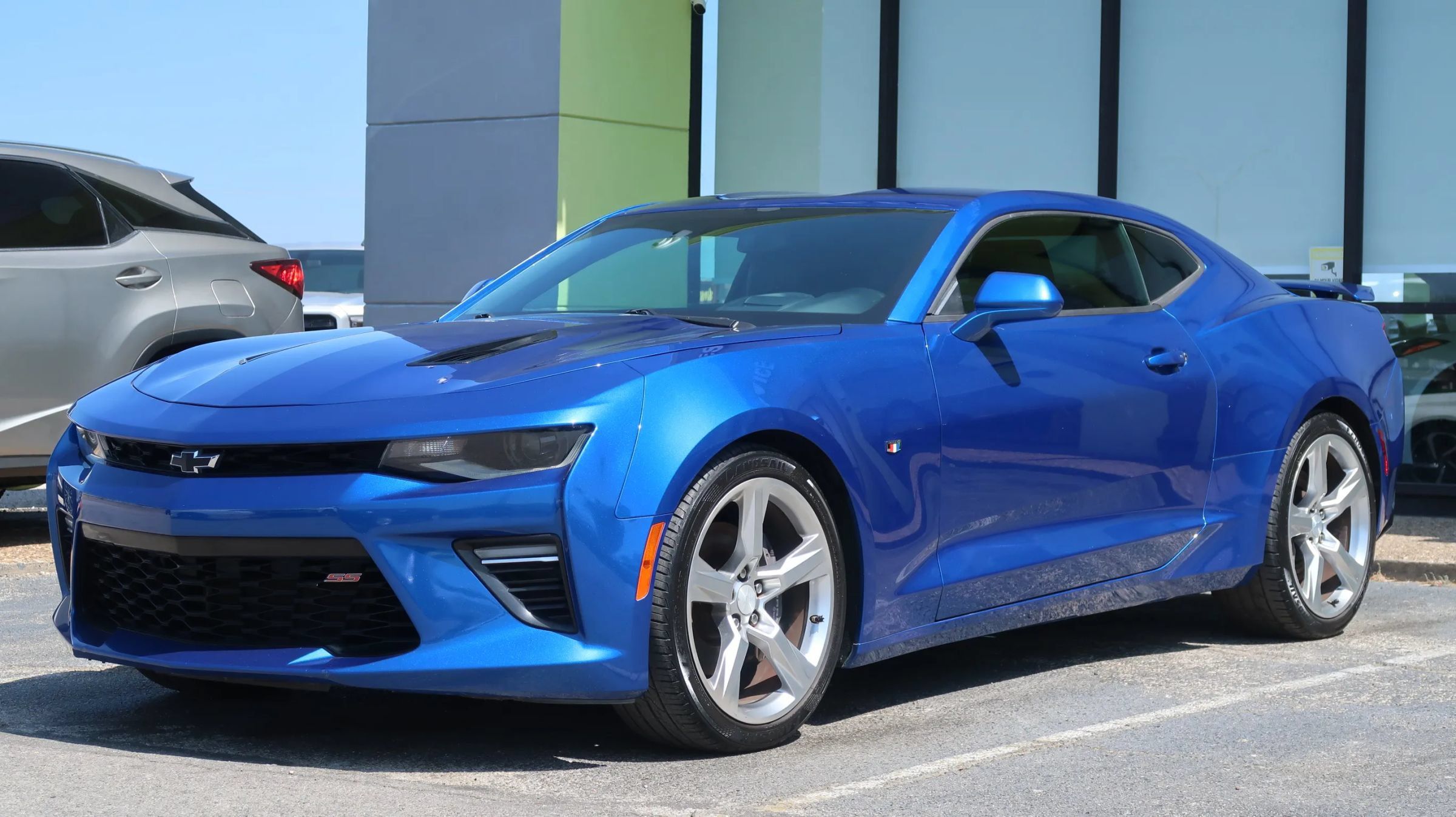 Used 2018 Chevrolet Camaro SS RWD image 6