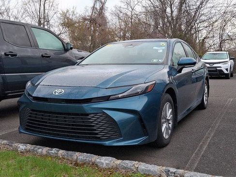 Certified 2025 Toyota Camry LE image 5