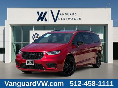 Used 2025 Chrysler Pacifica Limited