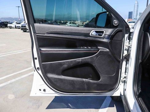 Used 2017 Jeep Grand Cherokee Trailhawk image 23