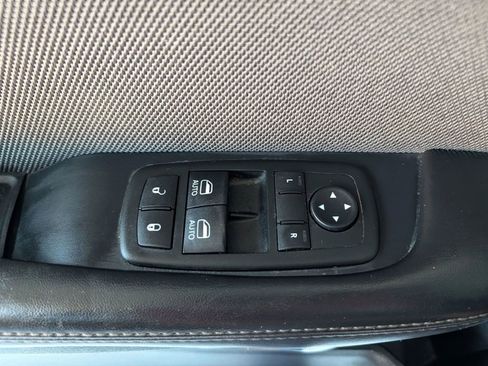 Used 2015 Dodge Challenger SXT w/ Driver Convenience Group image 31