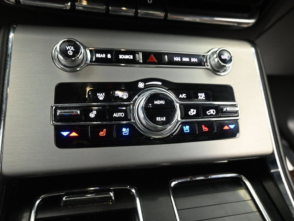 Used 2013 Dodge Charger SXT AWD/4WD image 12