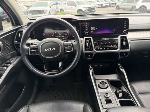 Certified 2023 Kia Sorento EX AWD/4WD image 25