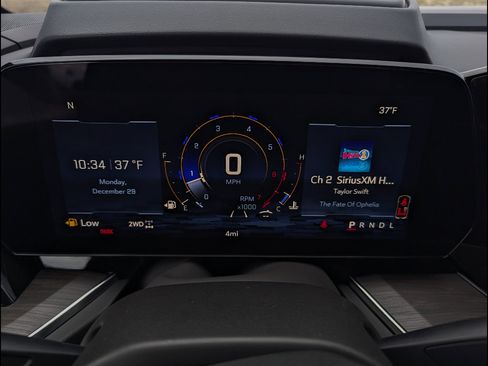 New 2026 Chevrolet Suburban Premier AWD/4WD image 2