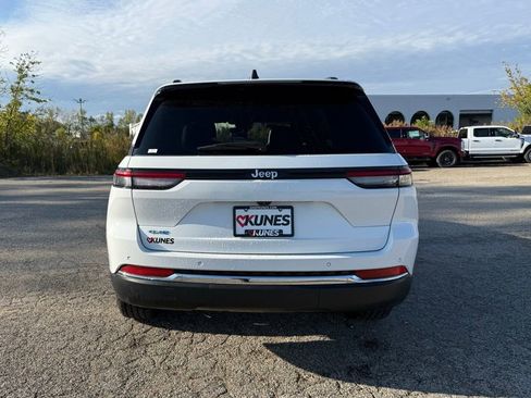 Used 2024 Jeep Grand Cherokee Limited 4xe image 11