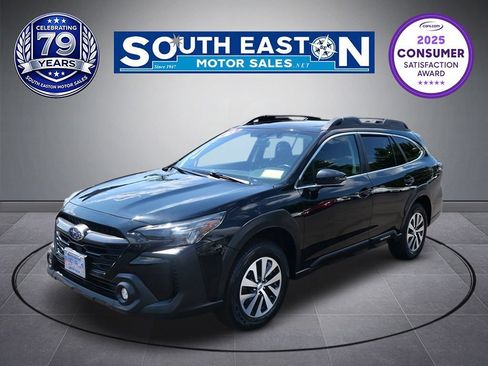Used 2023 Subaru Outback Premium AWD/4WD image 1