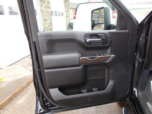 Used 2020 Chevrolet Silverado 1500 LT w/ All-Star Edition image 10