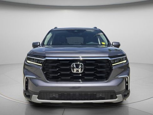 Used 2024 Honda Pilot Touring image 5
