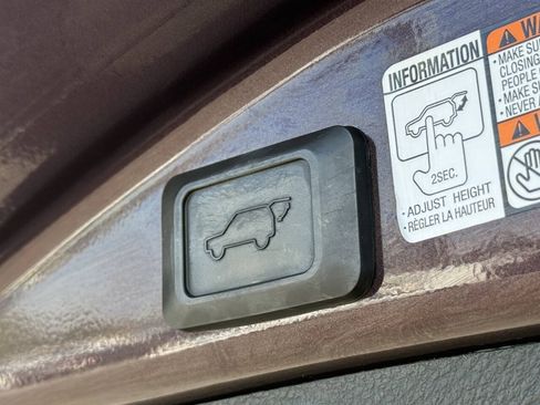 Used 2017 Toyota RAV4 XLE w/ Carpet Mat Package FWD image 17