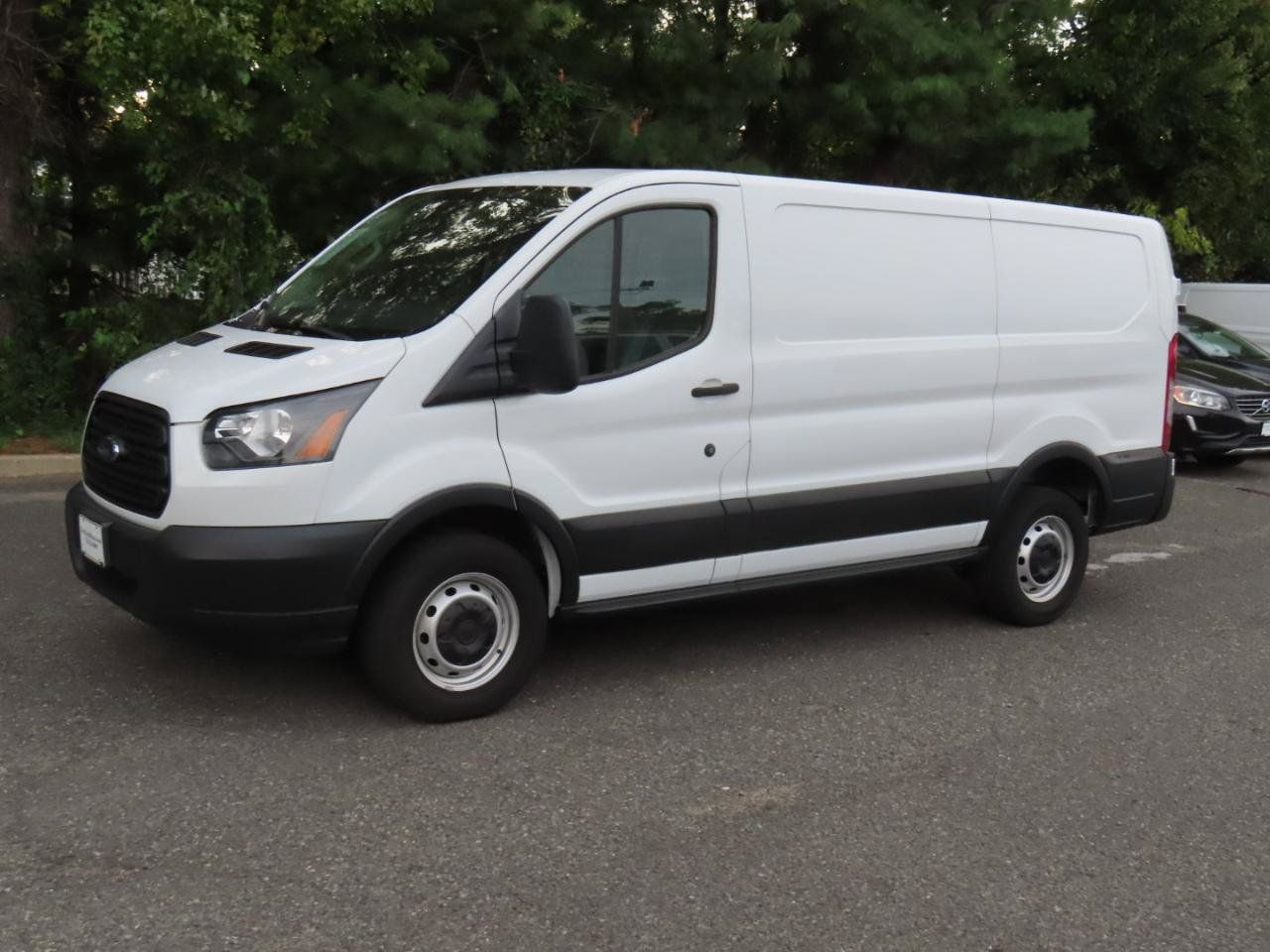 Used 2019 Ford Transit 250 130 Low Roof RWD image 2
