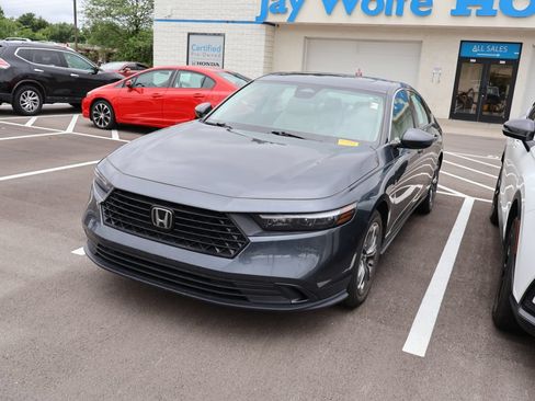 Used 2023 Honda Accord EX image 3