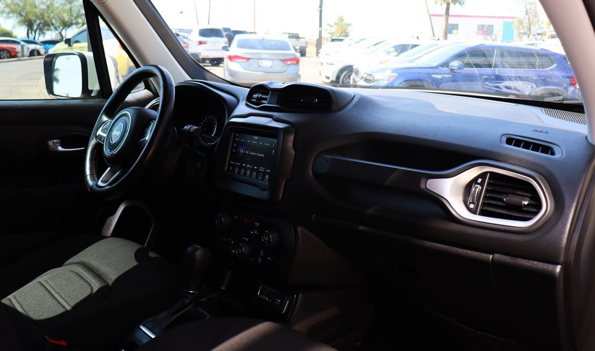 Used 2021 Jeep Renegade Latitude w/ Convenience Group FWD image 35