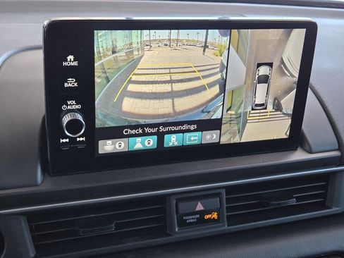 Used 2025 Honda Pilot Black Edition image 32