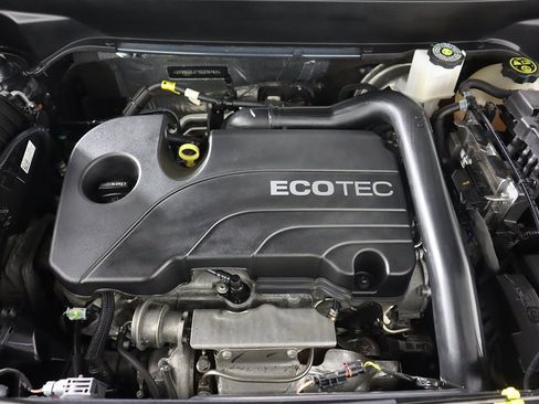 Used 2022 Chevrolet Equinox Premier image 19