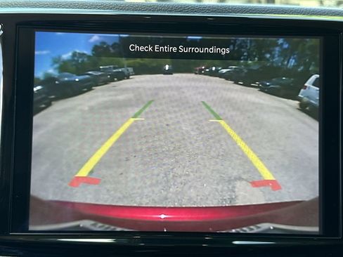 Used 2022 Chrysler Pacifica Touring-L AWD/4WD image 15