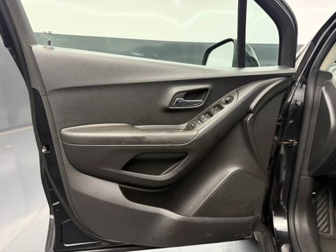 Used 2015 Chevrolet Trax LT w/ LT Plus Package FWD image 11