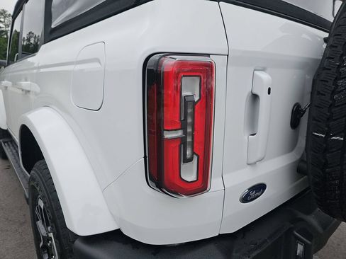 Used 2022 Ford Bronco Outer Banks AWD/4WD image 35