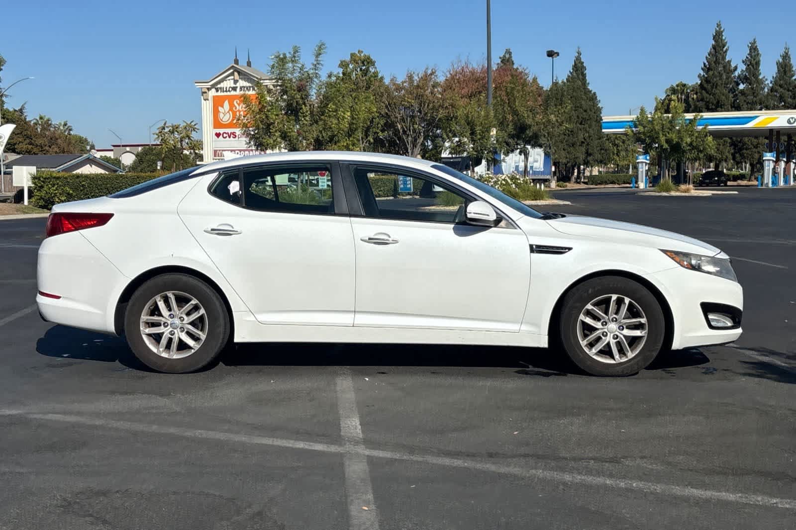 Used 2013 Kia Optima LX FWD image 9