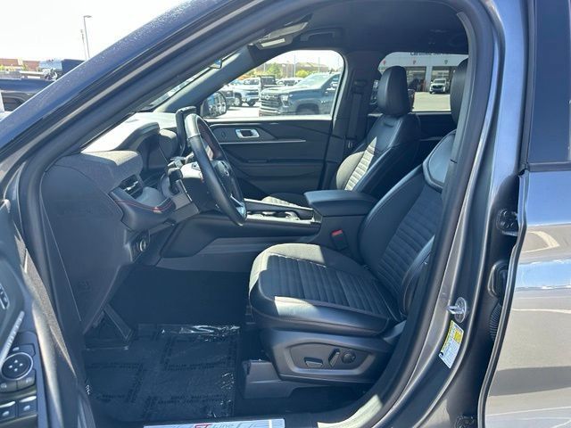 Used 2025 Ford Explorer ST-Line AWD/4WD image 16