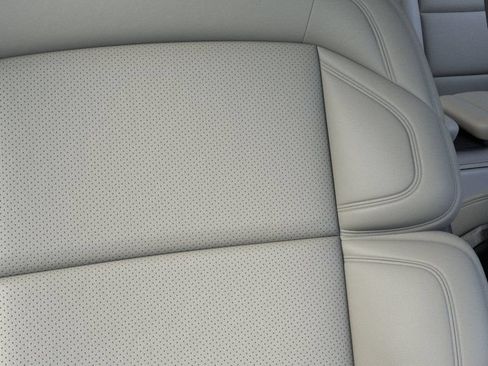 New 2026 Lincoln Navigator L Reserve AWD/4WD image 16