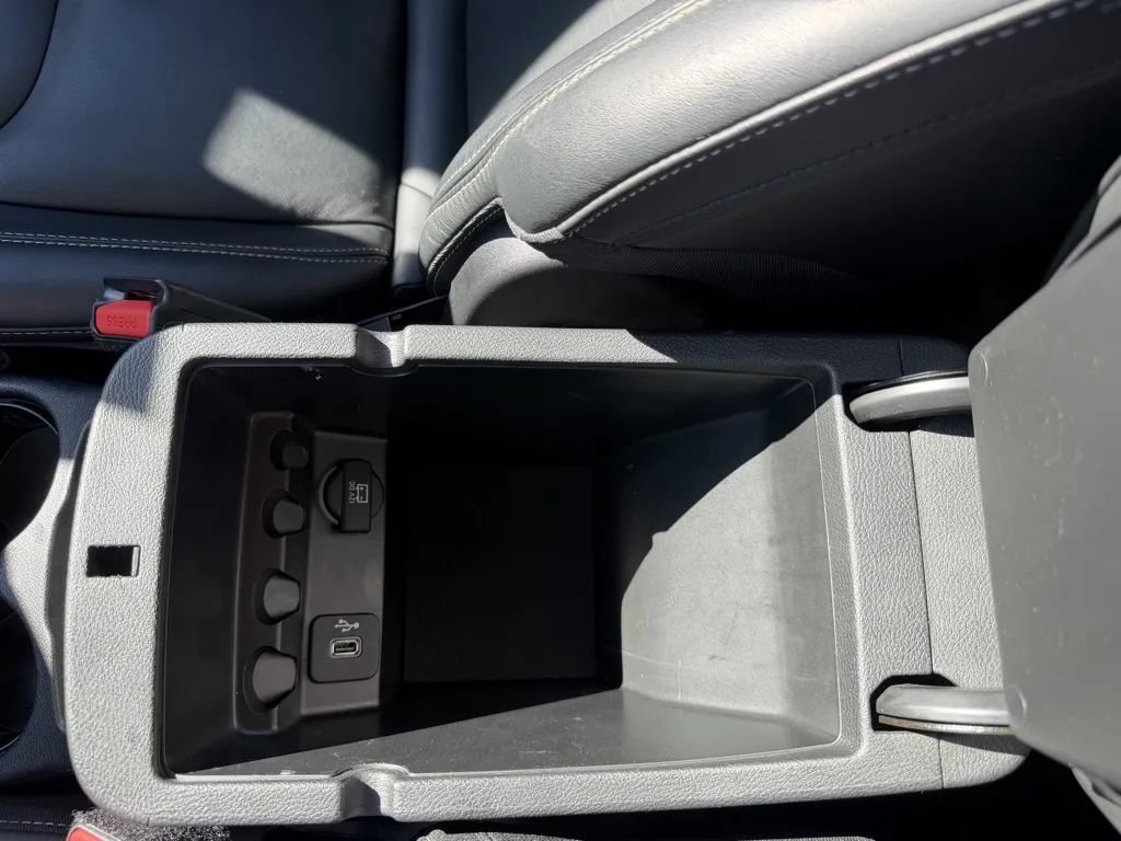 Used 2015 Jeep Cherokee Limited FWD image 24
