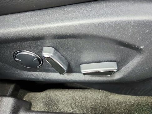 Used 2018 Ford Explorer XLT w/ Equipment Group 202A image 39