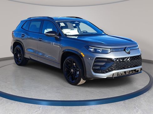 New 2026 Volkswagen Tiguan SE R-Line AWD/4WD image 3