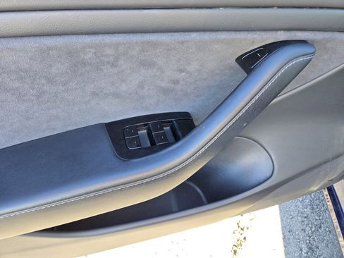 Used 2018 Tesla Model 3 Long Range image 18