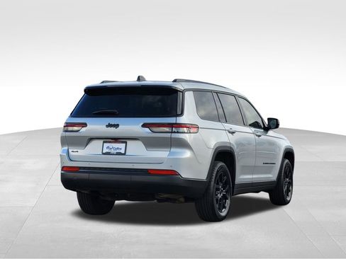 Used 2025 Jeep Grand Cherokee L Altitude image 8