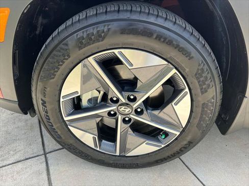 Used 2026 Hyundai Tucson SEL FWD image 23