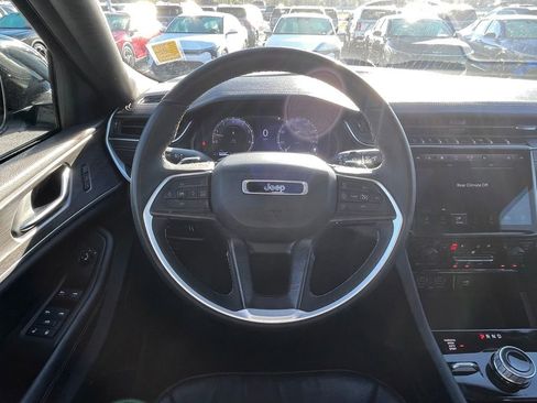 Used 2024 Jeep Grand Cherokee L Limited w/ Luxury Tech Group II image 12