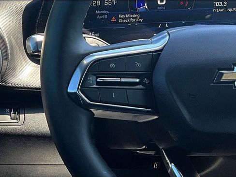 Used 2025 Chevrolet Equinox LT image 17