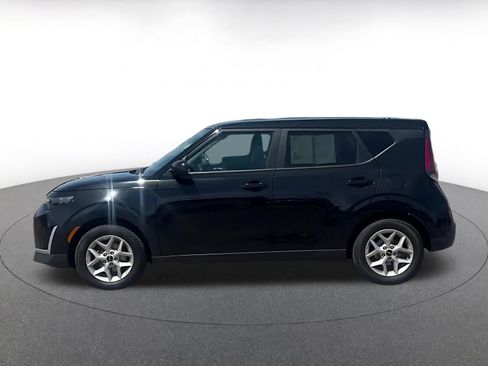 Used 2025 Kia Soul LX w/ LX Technology Package FWD image 9