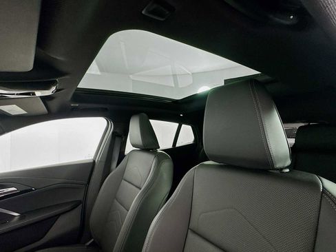 Used 2025 BMW X2 xDrive28i w/ Premium Package image 28