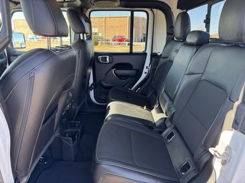 Certified 2023 Jeep Gladiator Sport image 10