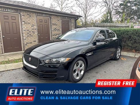 Used 2017 Jaguar XE image 3