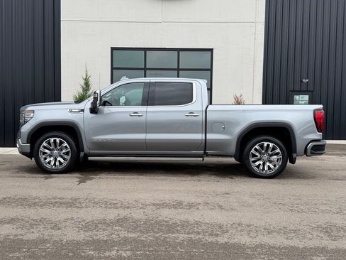 Used 2023 GMC Sierra 1500 Denali w/ Denali Reserve Package AWD/4WD image 2