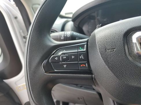 Used 2025 RAM ProMaster 2500 w/ Convenience Group FWD image 17